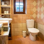 Selsky Dvur- A Keramicka Dilna Apartment