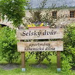 Apartment Selsky Dvur- A Keramicka Dilna